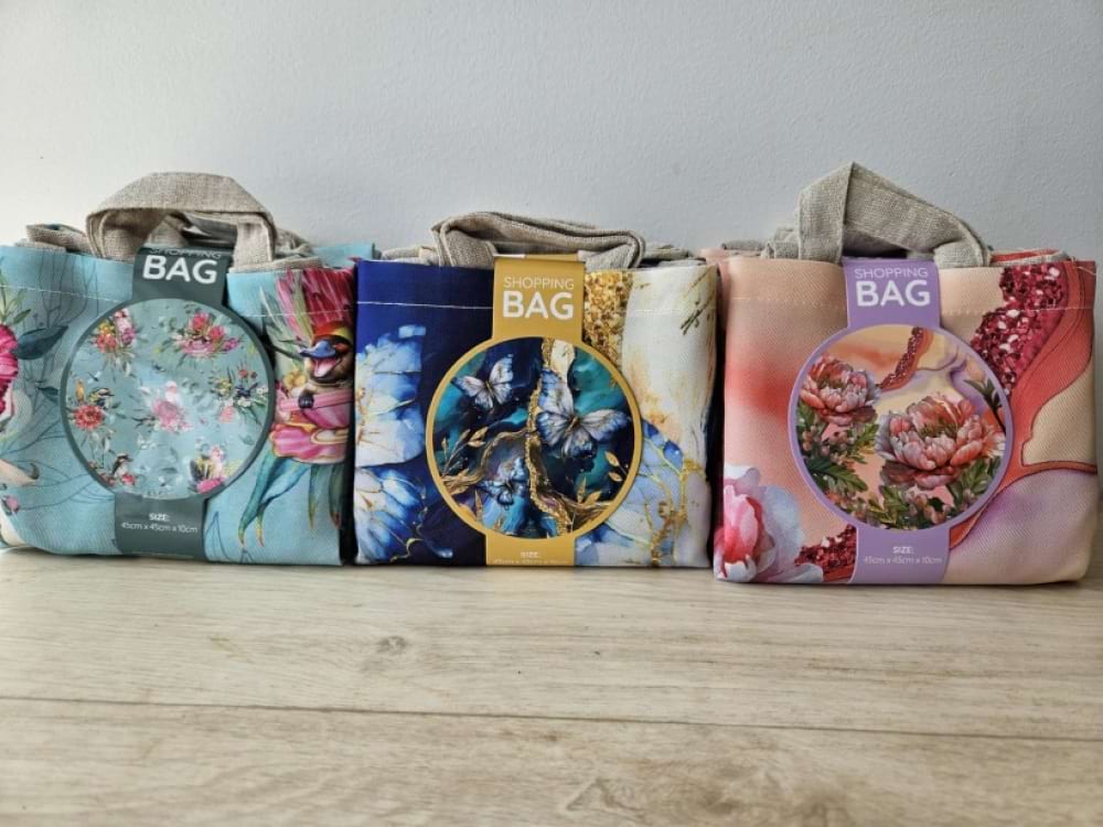 Shopping Bag with beauty
