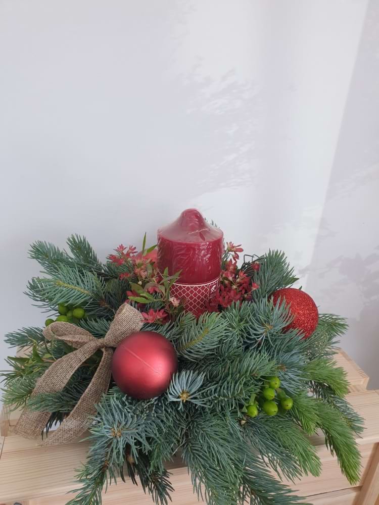 Christmas Table Arrangement
